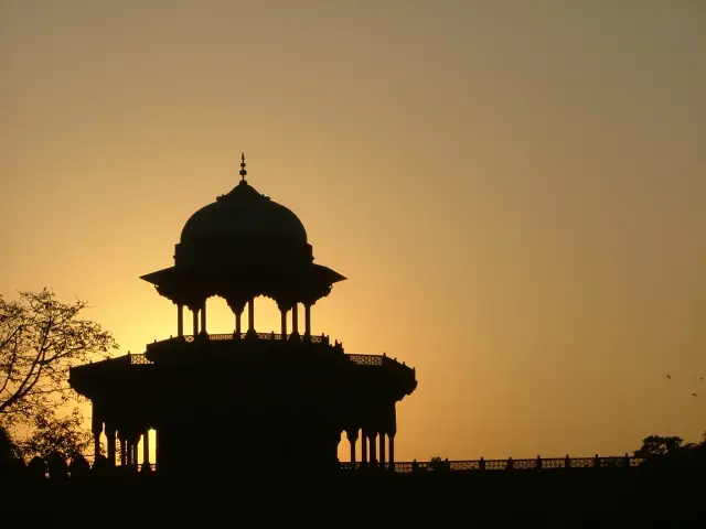 agra fort evening view